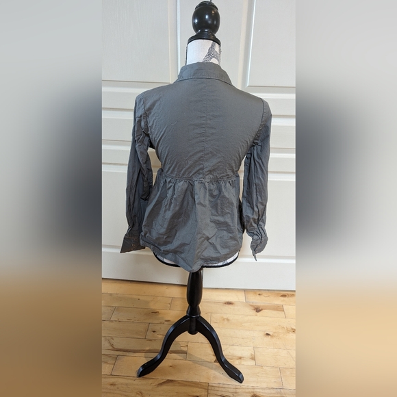 La Classes Couture button up dress shirt. Ladies size Medium - Picture 2 of 3